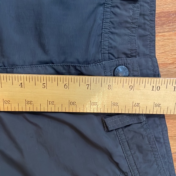The North Face Men’s Size 30 Gray Shorts Cargo Pockets - Picture 5 of 11